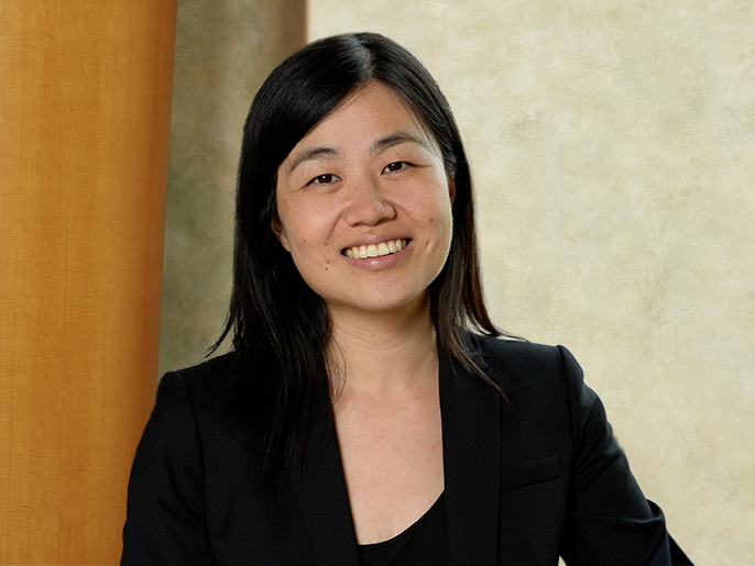 Baoqin Guo headshot